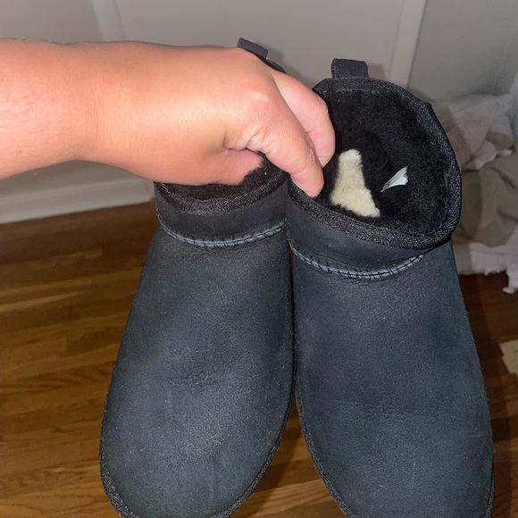 UGG Women’s Classic ULTRA MINI - Picture 3 of 3